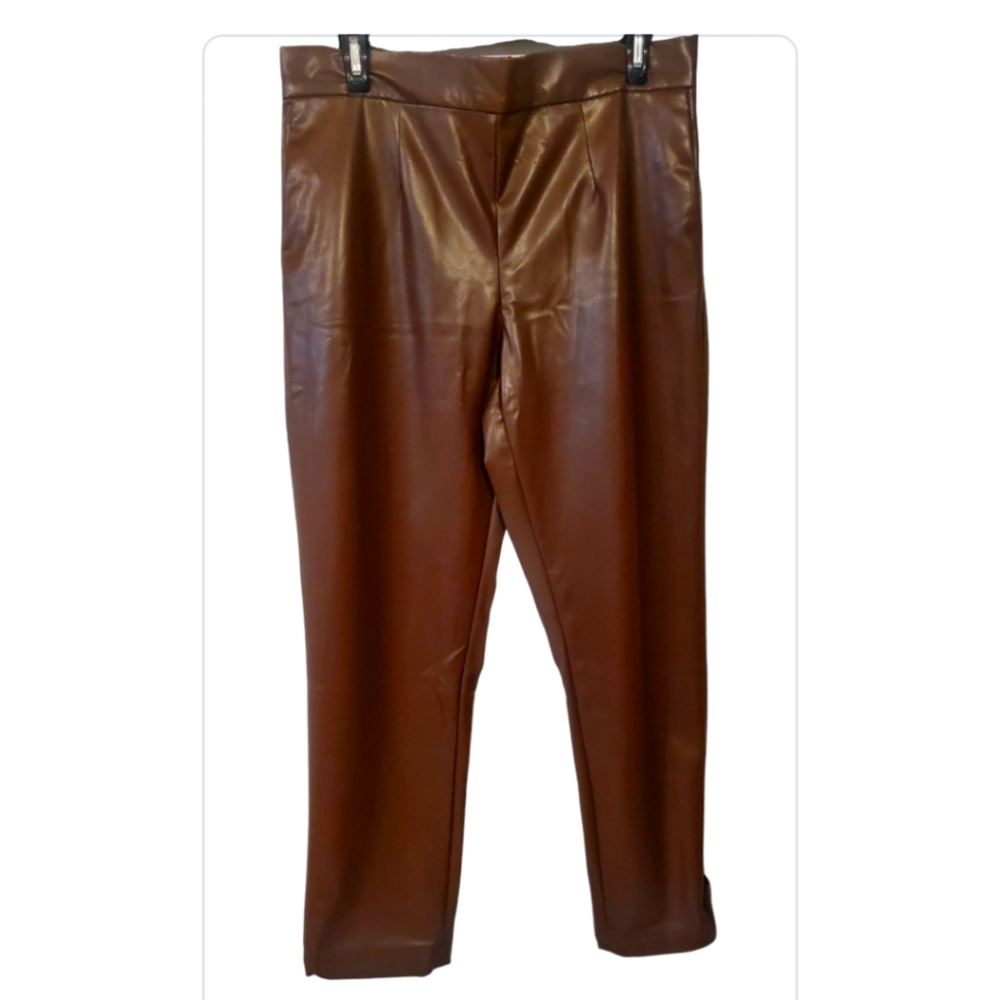 🛍 2/$25 DKNY Pleather pants new.